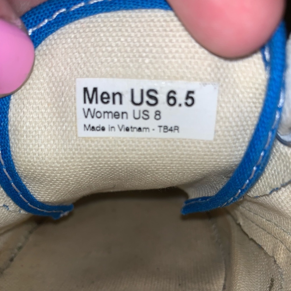 Vans - Picture 4 of 4
